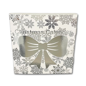 Julekalender i hvid/slv med fyldt chokolade