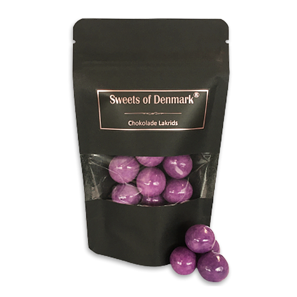 Sweets of Denmark Viol Choko-Lakrids i pose