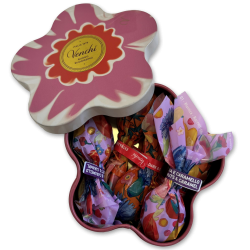 Blomsterformet metaldse med chokoladeg