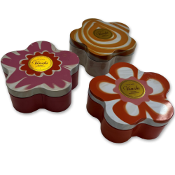 Blomsterformet metaldse med chokoladeg